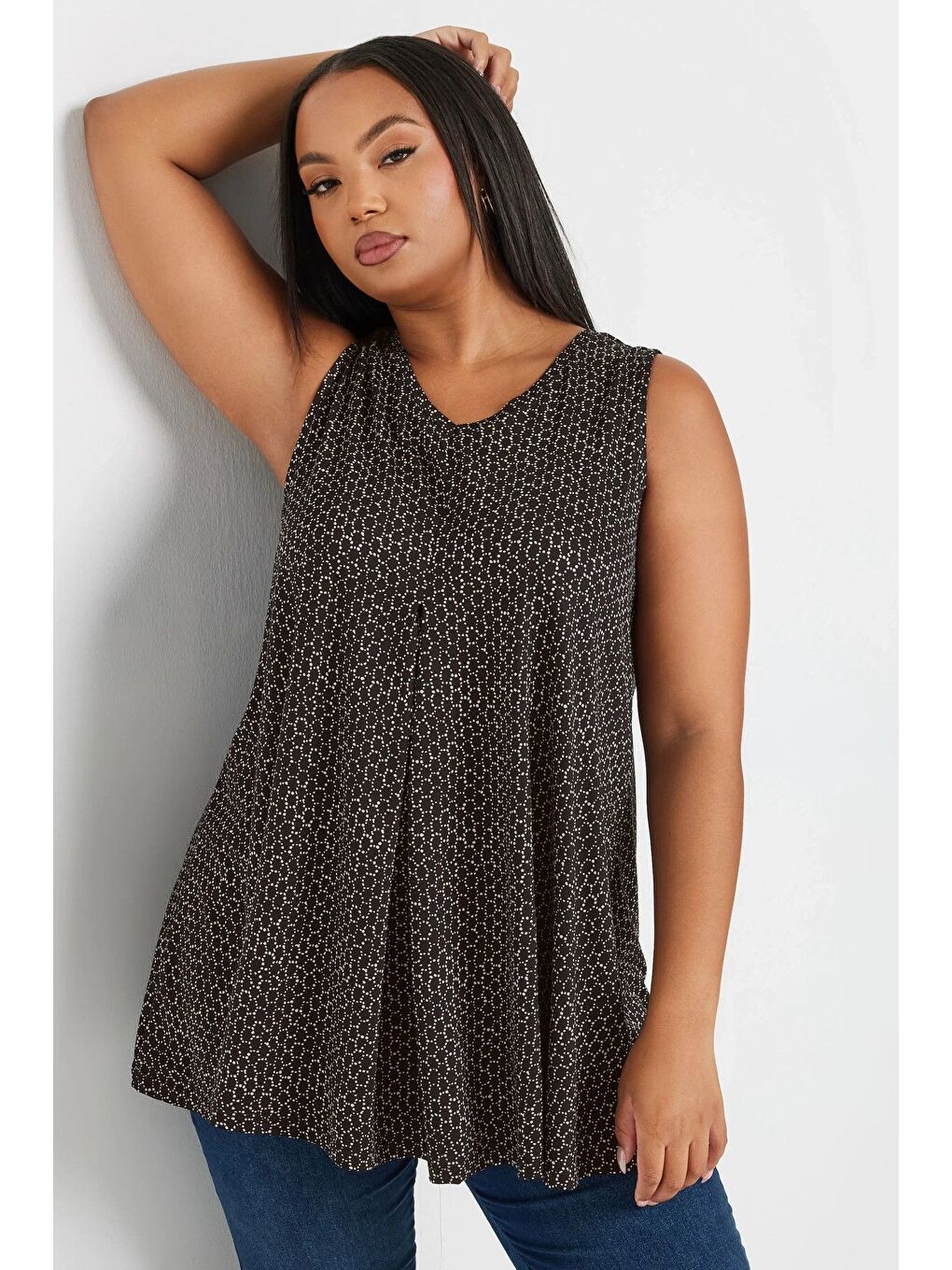 Siyah Büyük Beden Sıfır Kol V Yaka Desenli Elastanlı Bluz 303419