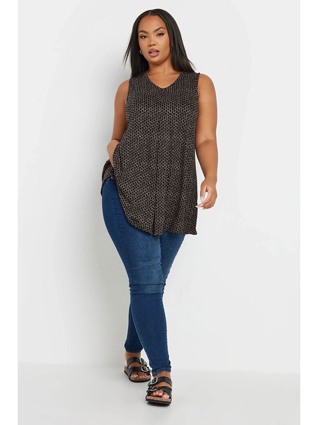 Siyah Büyük Beden Sıfır Kol V Yaka Desenli Elastanlı Bluz 303419-3