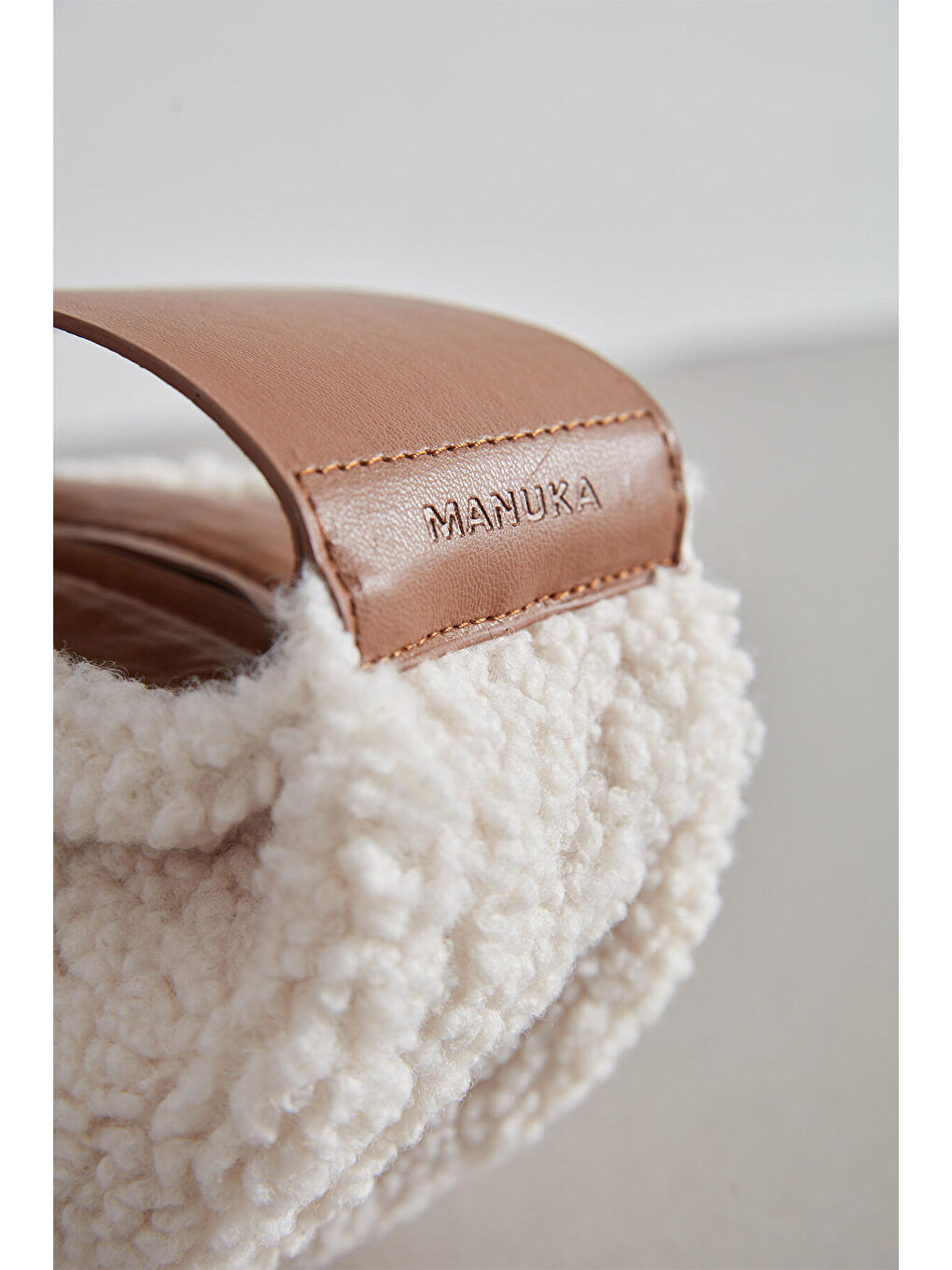 Suni Kürklü Çapraz Çanta Bej-4