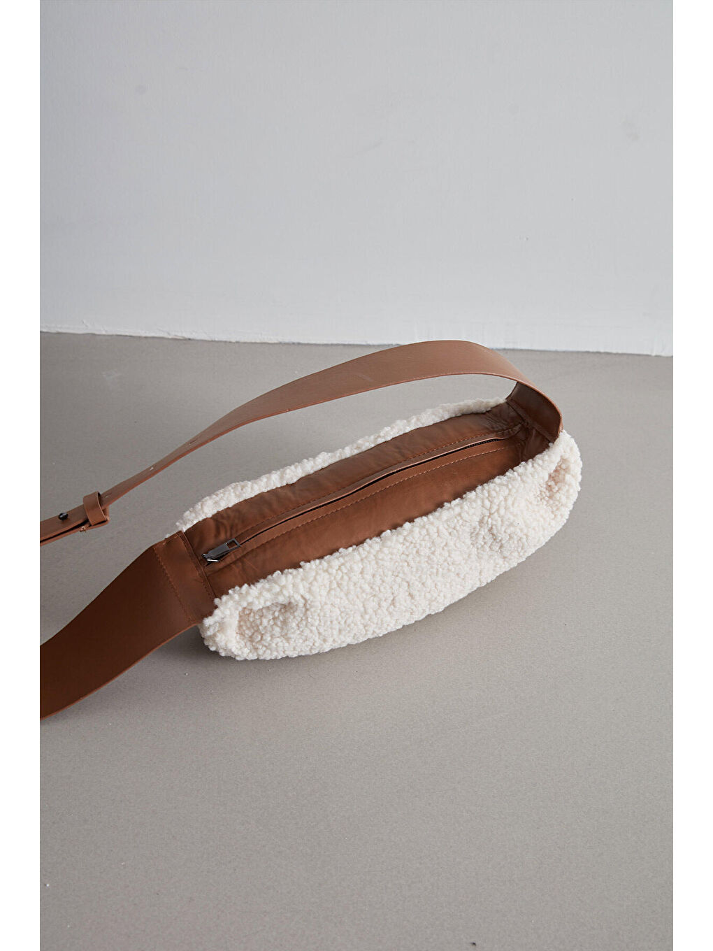 Suni Kürklü Çapraz Çanta Bej-6