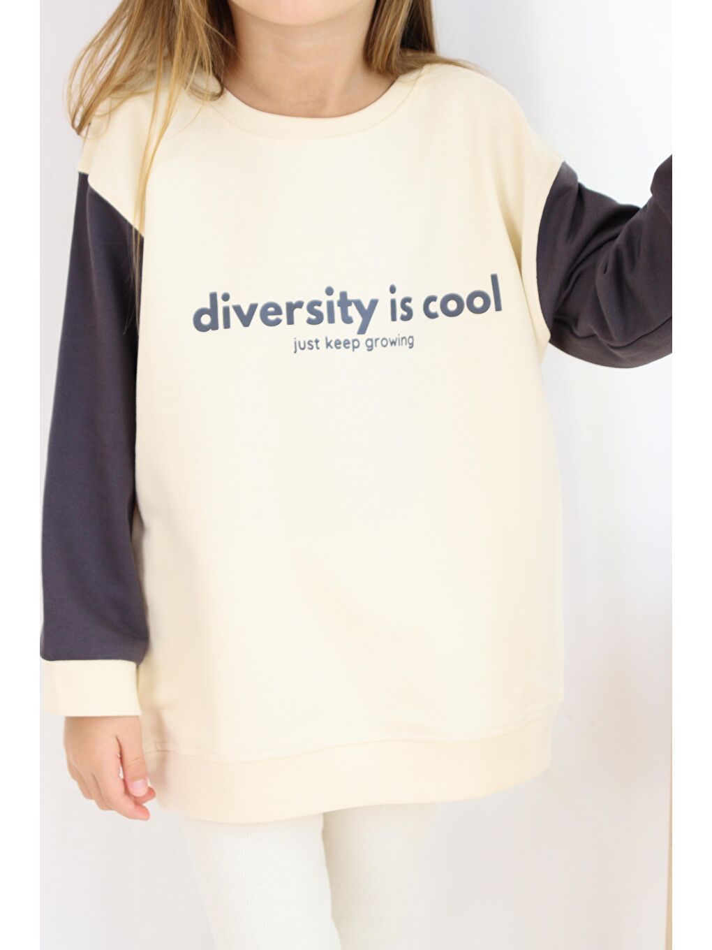 Ekru Diversity Baskılı Unisex Sweatshirt-3