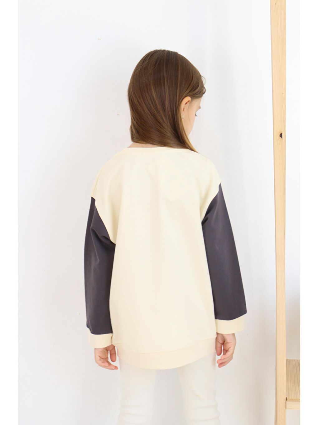 Ekru Diversity Baskılı Unisex Sweatshirt-4