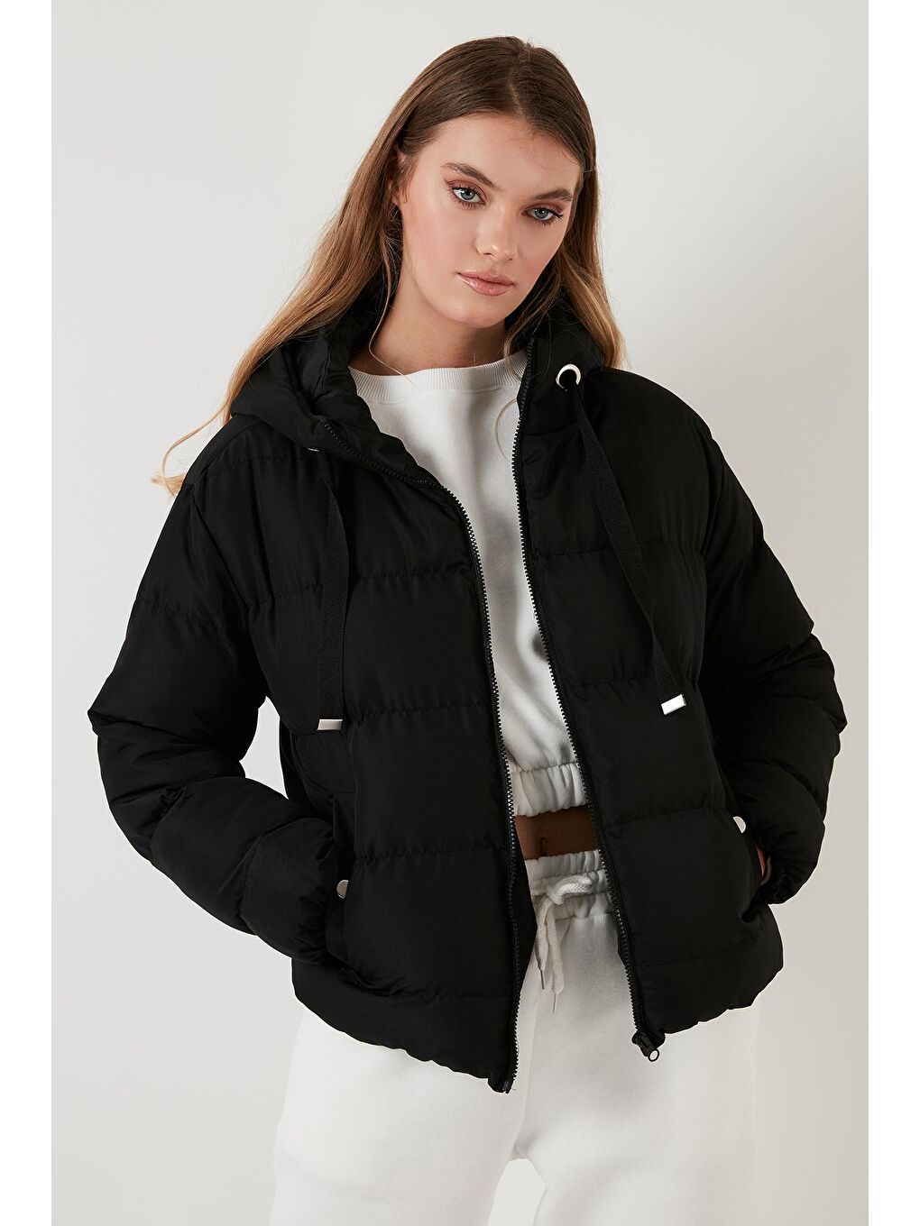 Siyah Kapüşonlu Cepli Şişme Mont 6020022-1