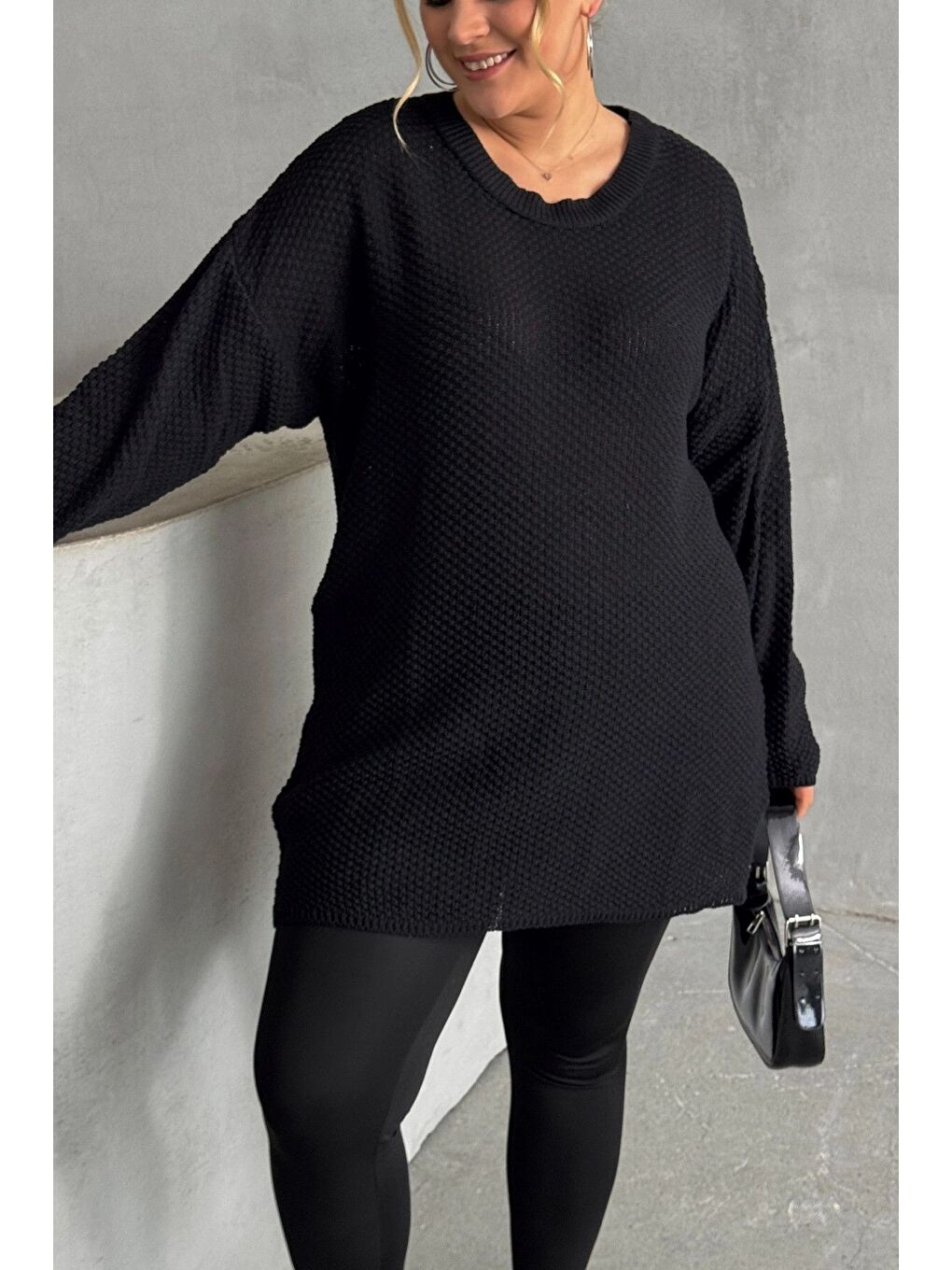 Siyah Büyük Beden Uzun Kollu Bisiklet Yaka İnce Triko Kazak 302141-4