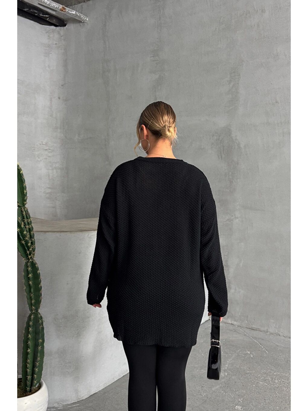 Siyah Büyük Beden Uzun Kollu Bisiklet Yaka İnce Triko Kazak 302141-6