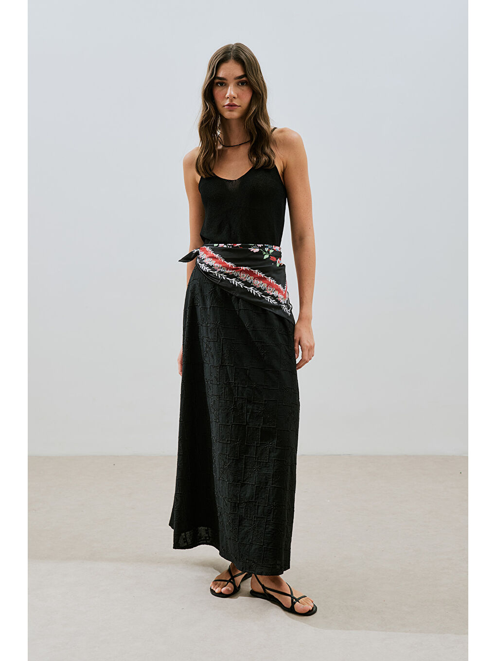 Nakışlı Midi Etek Siyah-1