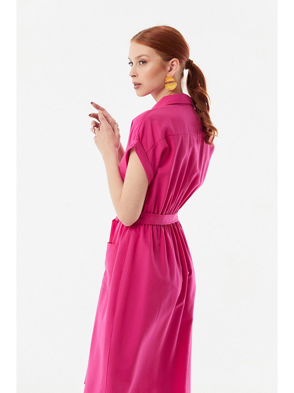 Fuşya Boydan Düğmeli Beli Lastikli Kuşaklı Elbise-4