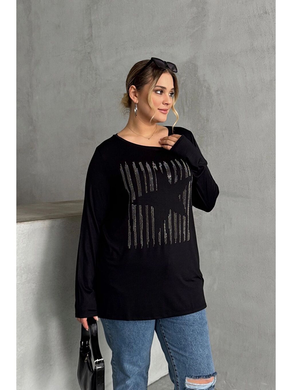 Siyah Büyük Beden Uzun Kollu Bisiklet Yaka Taş İşlemeli İnce Bluz 173716-1