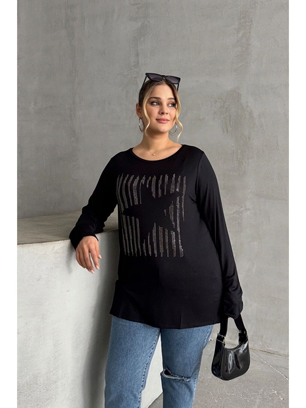 Siyah Büyük Beden Uzun Kollu Bisiklet Yaka Taş İşlemeli İnce Bluz 173716-3