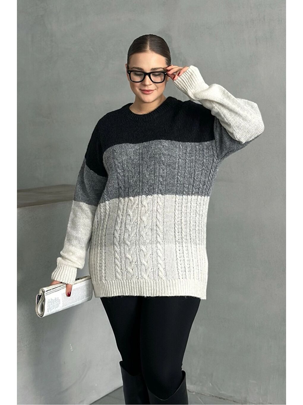 Gri Büyük Beden Uzun Kollu Bisiklet Yaka Renk Bloklu Triko Kazak DG-04