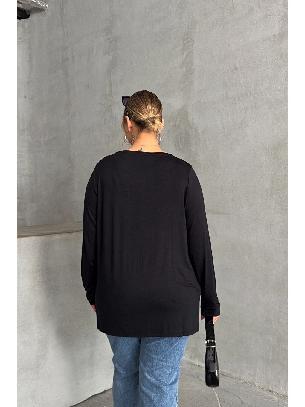 Siyah Büyük Beden Uzun Kollu Bisiklet Yaka Taş İşlemeli İnce Bluz 173716-6
