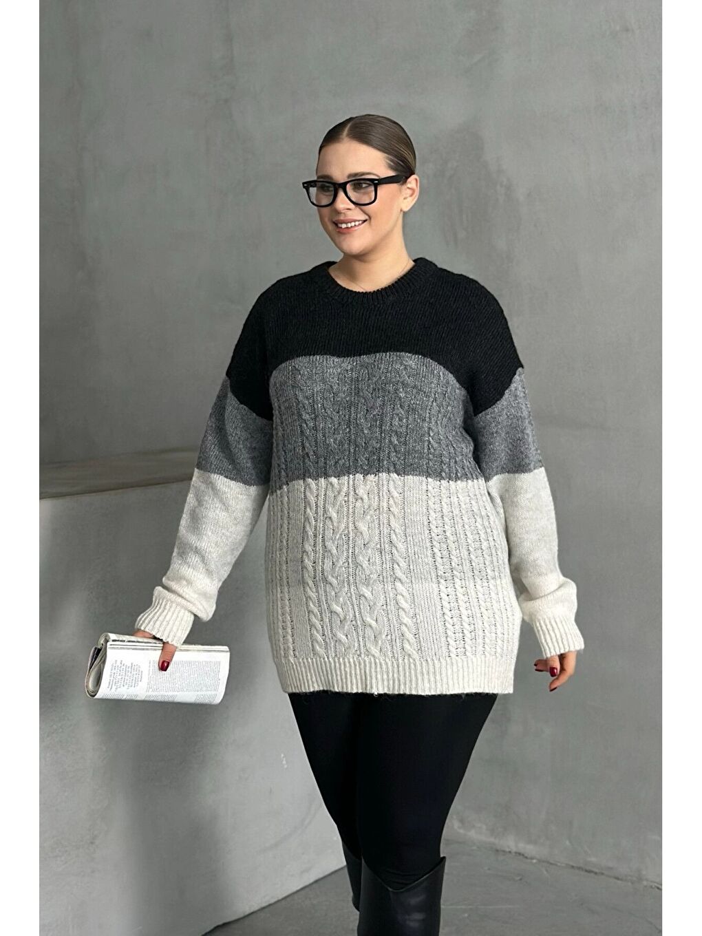 Gri Büyük Beden Uzun Kollu Bisiklet Yaka Renk Bloklu Triko Kazak DG-04-1