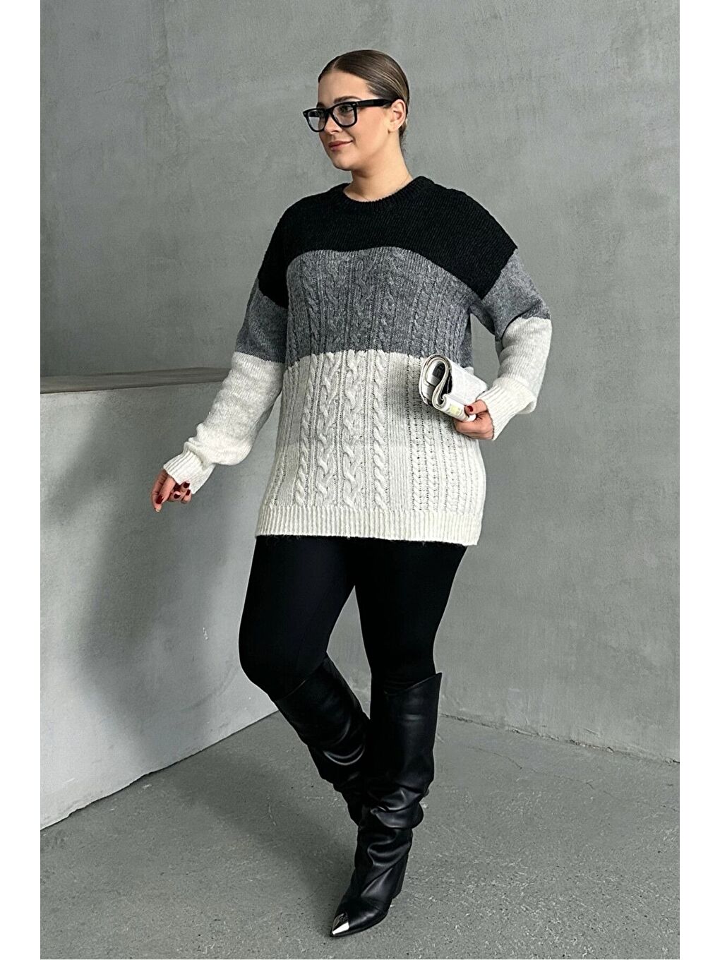 Gri Büyük Beden Uzun Kollu Bisiklet Yaka Renk Bloklu Triko Kazak DG-04-4
