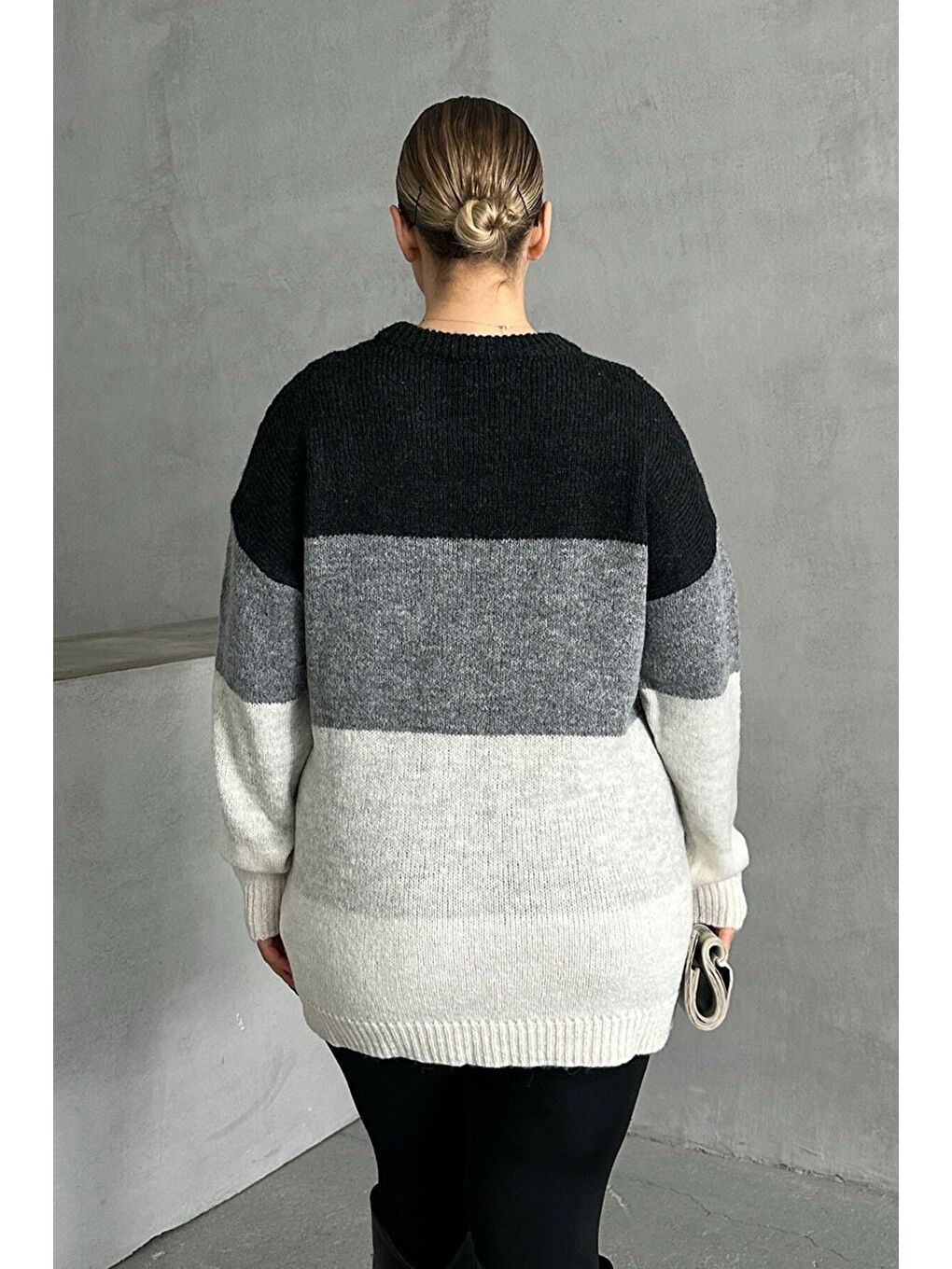 Gri Büyük Beden Uzun Kollu Bisiklet Yaka Renk Bloklu Triko Kazak DG-04-6