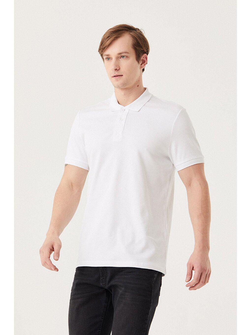 Beyaz Polo Yaka Fitilli Tişört-1