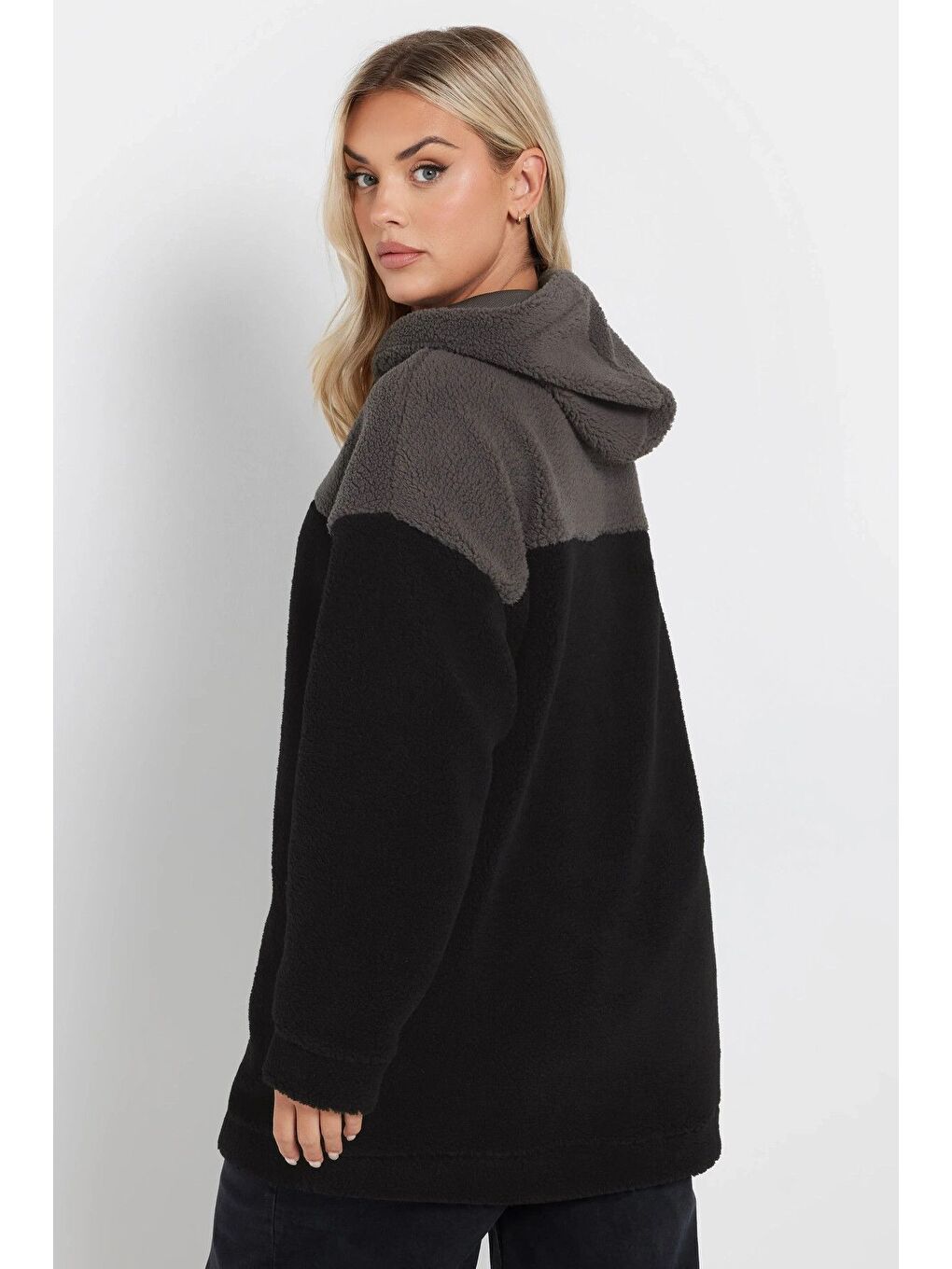 Siyah Büyük Beden Uzun Kollu Kapüşonlu ve Cepli Pelüş Sweatshirt 303790-4