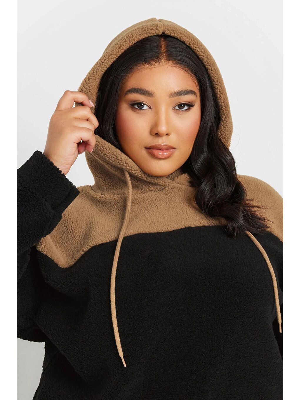 Siyah Büyük Beden Uzun Kollu Kapüşonlu ve Cepli Pelüş Sweatshirt 303796-1