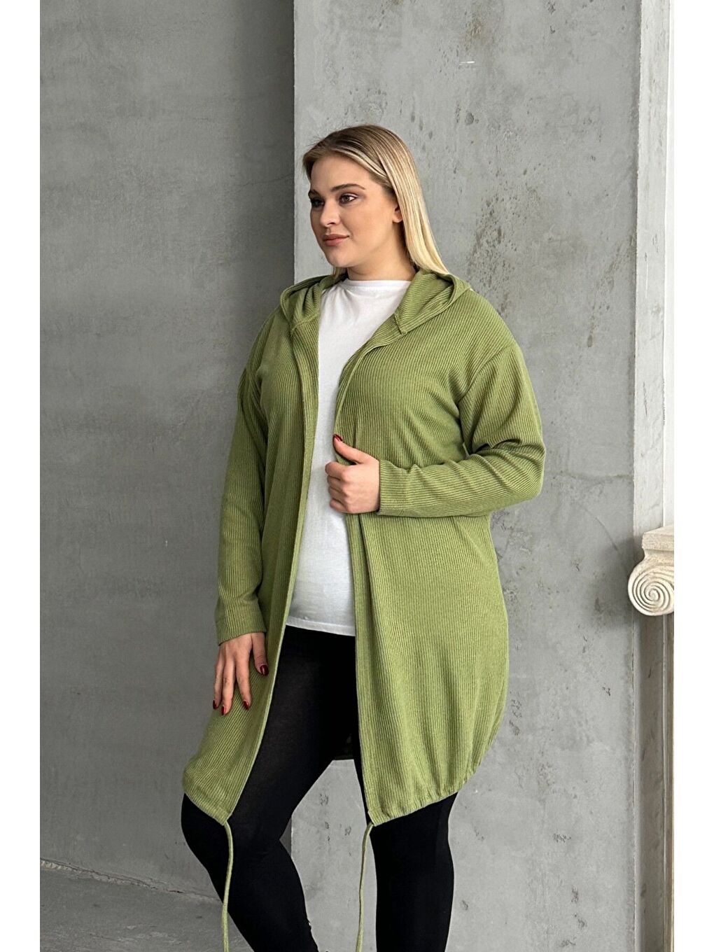 Yeşil Büyük Beden Uzun Kollu Kapüşonlu Önü Kapamasız Fitilli Hırka 74-136