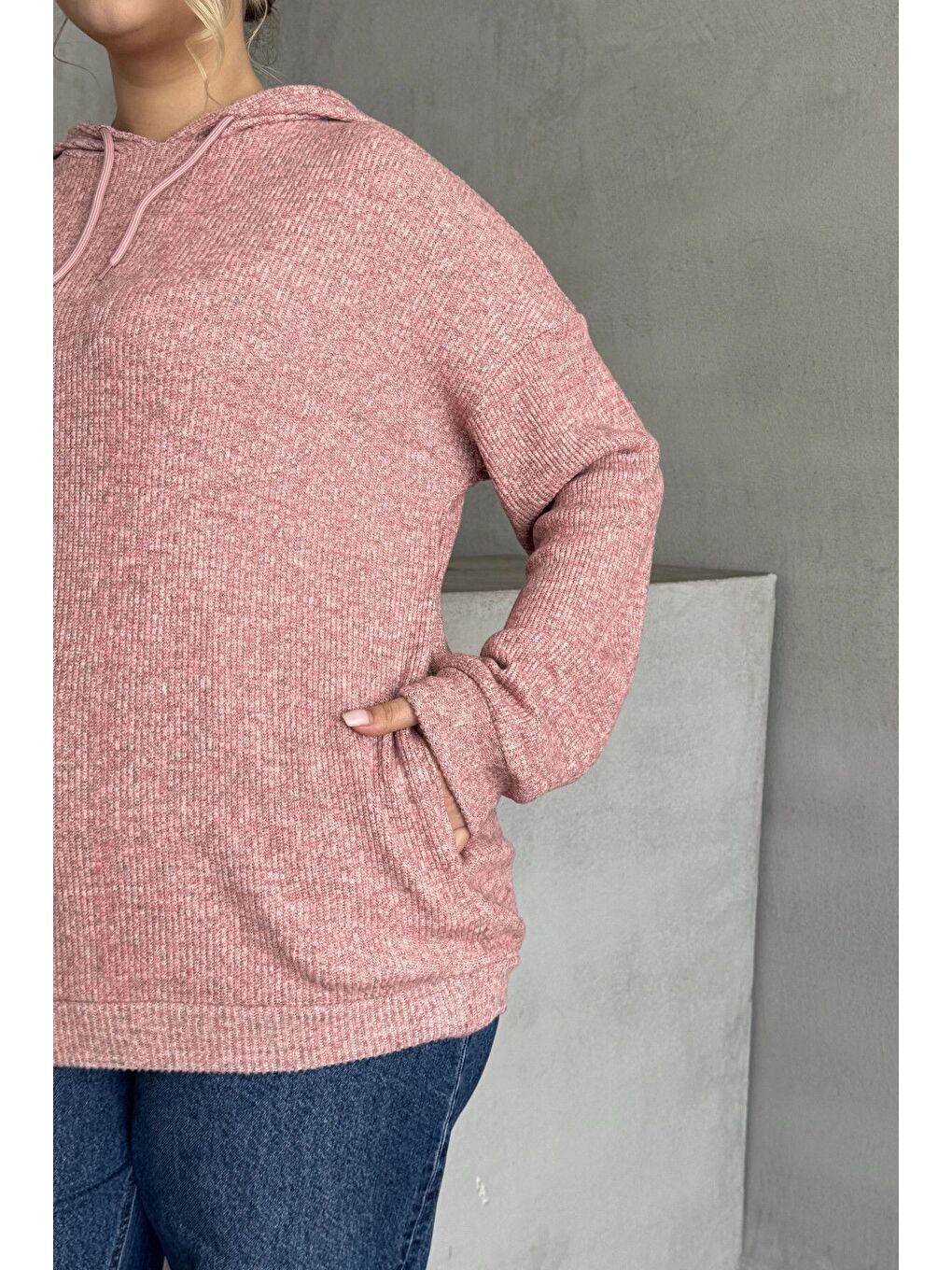 Pembe Büyük Beden Uzun Kollu Kapüşonlu Yanları Cepli İnce Örme Sweatshirt 300373-3