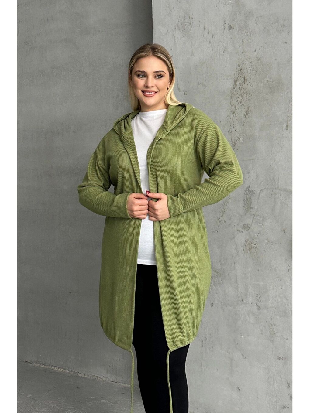 Yeşil Büyük Beden Uzun Kollu Kapüşonlu Önü Kapamasız Fitilli Hırka 74-136-1