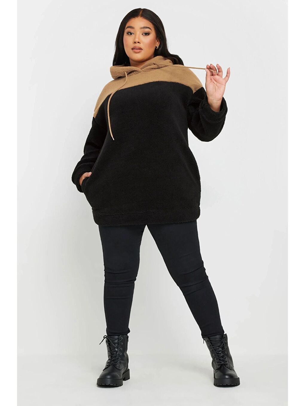 Siyah Büyük Beden Uzun Kollu Kapüşonlu ve Cepli Pelüş Sweatshirt 303796-3