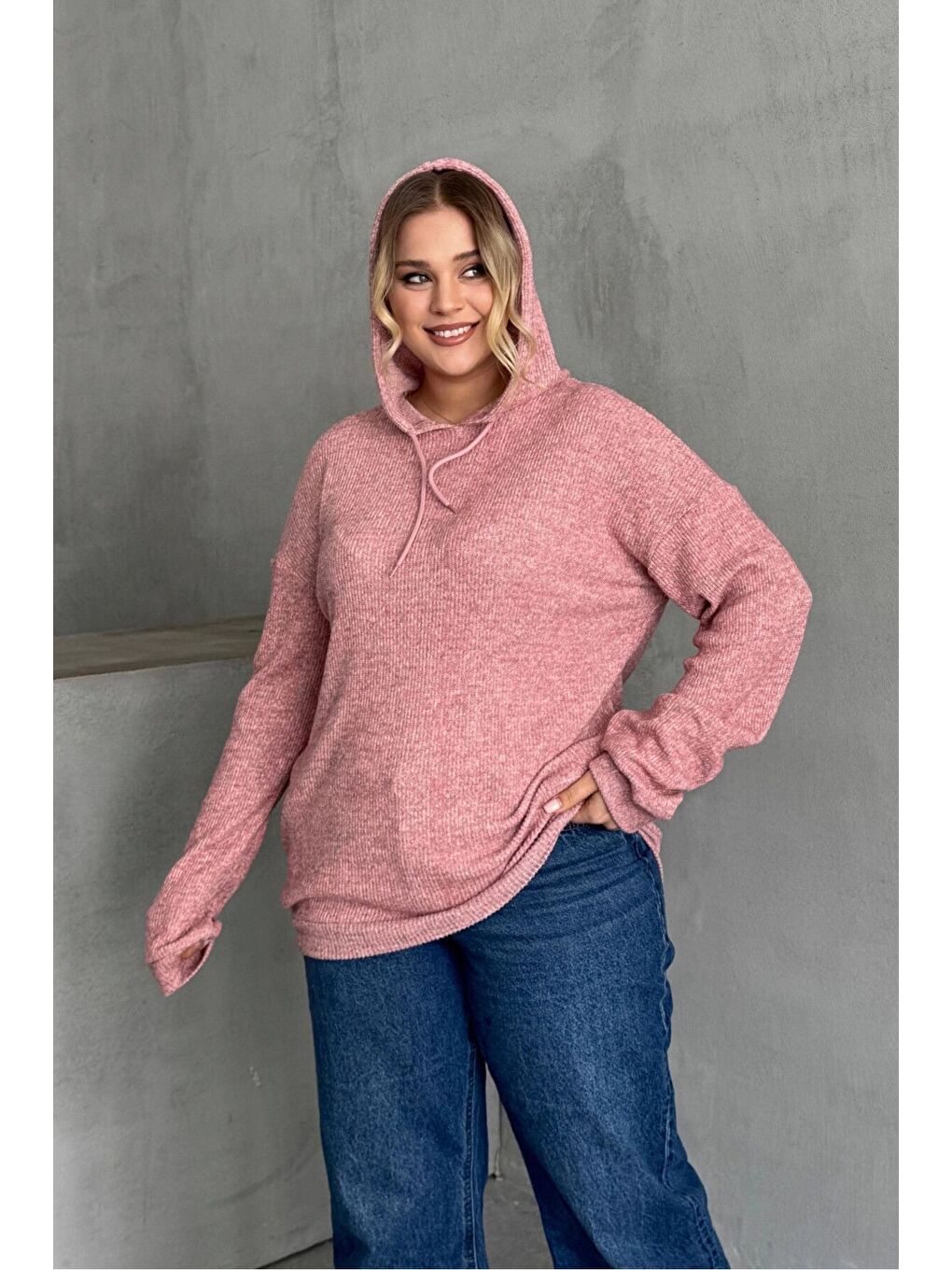 Pembe Büyük Beden Uzun Kollu Kapüşonlu Yanları Cepli İnce Örme Sweatshirt 300373-4