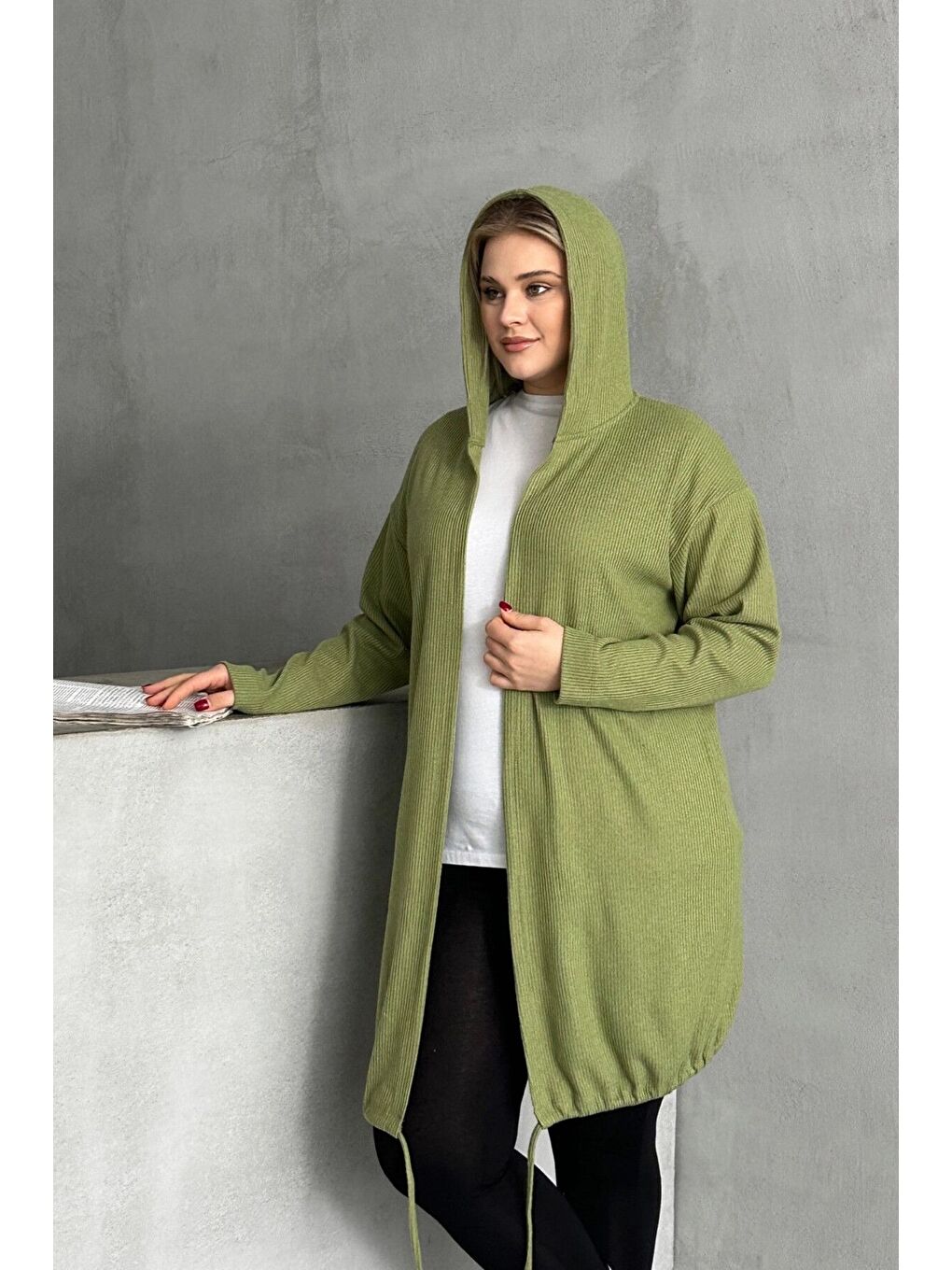Yeşil Büyük Beden Uzun Kollu Kapüşonlu Önü Kapamasız Fitilli Hırka 74-136-4