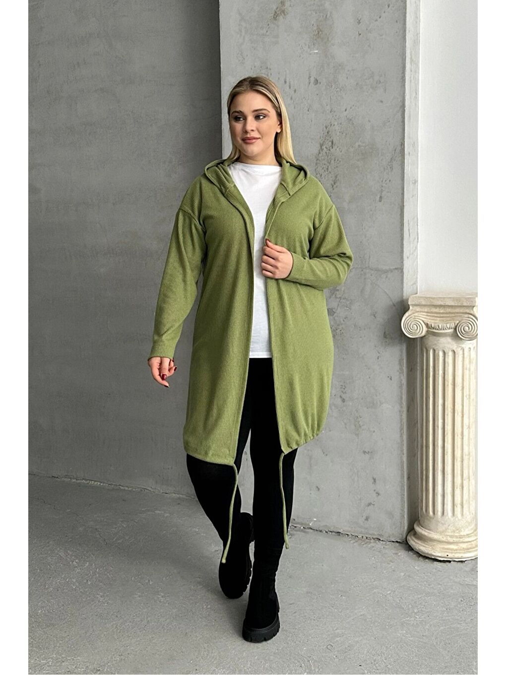 Yeşil Büyük Beden Uzun Kollu Kapüşonlu Önü Kapamasız Fitilli Hırka 74-136-5