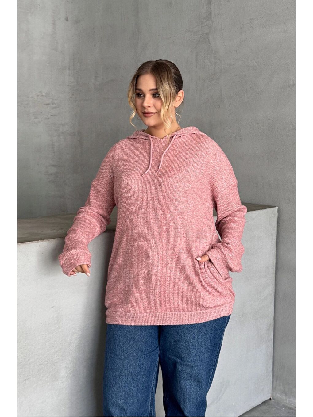 Pembe Büyük Beden Uzun Kollu Kapüşonlu Yanları Cepli İnce Örme Sweatshirt 300373-6