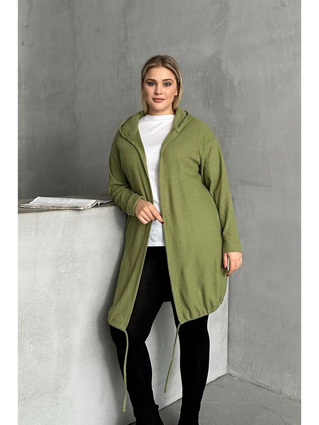 Yeşil Büyük Beden Uzun Kollu Kapüşonlu Önü Kapamasız Fitilli Hırka 74-136-6