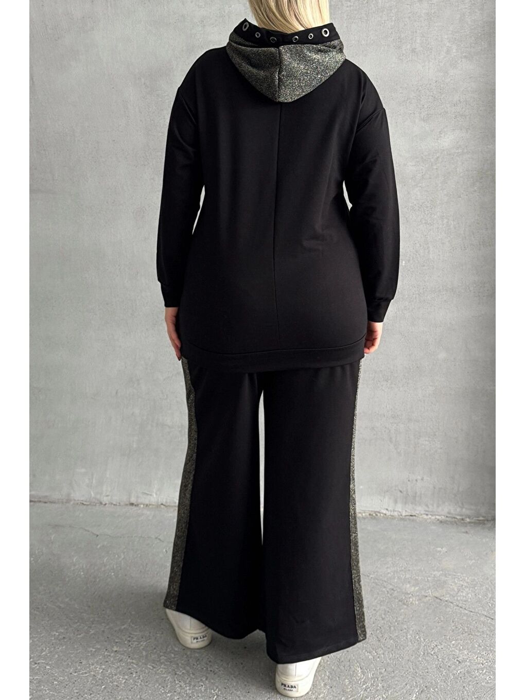 Siyah Büyük Beden Uzun Kollu Kapüşonu Desenli Beli Lastikli Sweatshirt 106-73-5