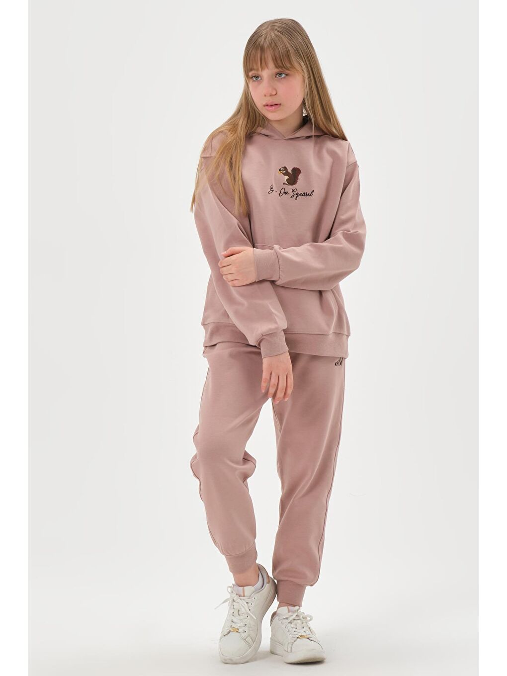 Kahverengi Kapüşonlu Nakış Detaylı Kız Çocuk Eşofman Takımı-2