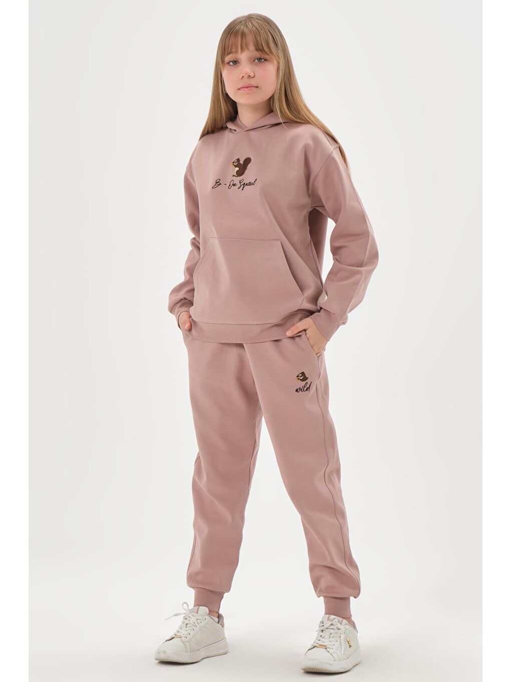 Kahverengi Kapüşonlu Nakış Detaylı Kız Çocuk Eşofman Takımı-3