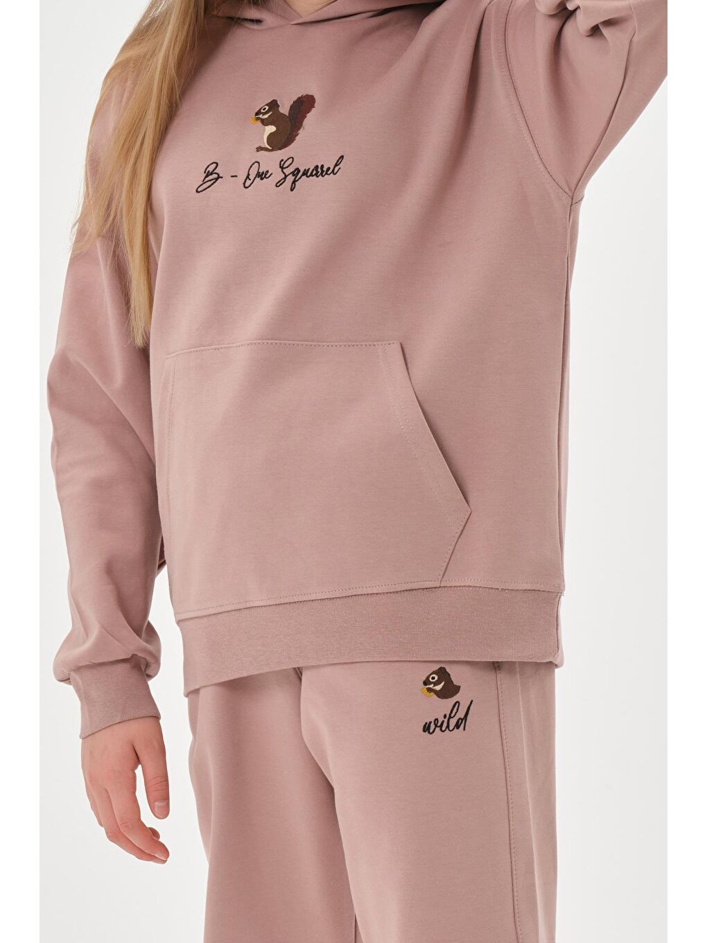 Kahverengi Kapüşonlu Nakış Detaylı Kız Çocuk Eşofman Takımı-4