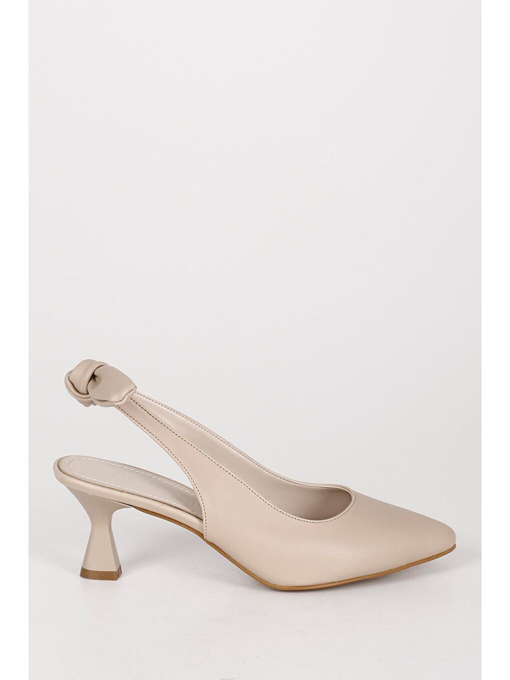 Bej Sivri Burun Kadeh Ökçe Arkası Açık Kadın Ayakkabı 38119-3