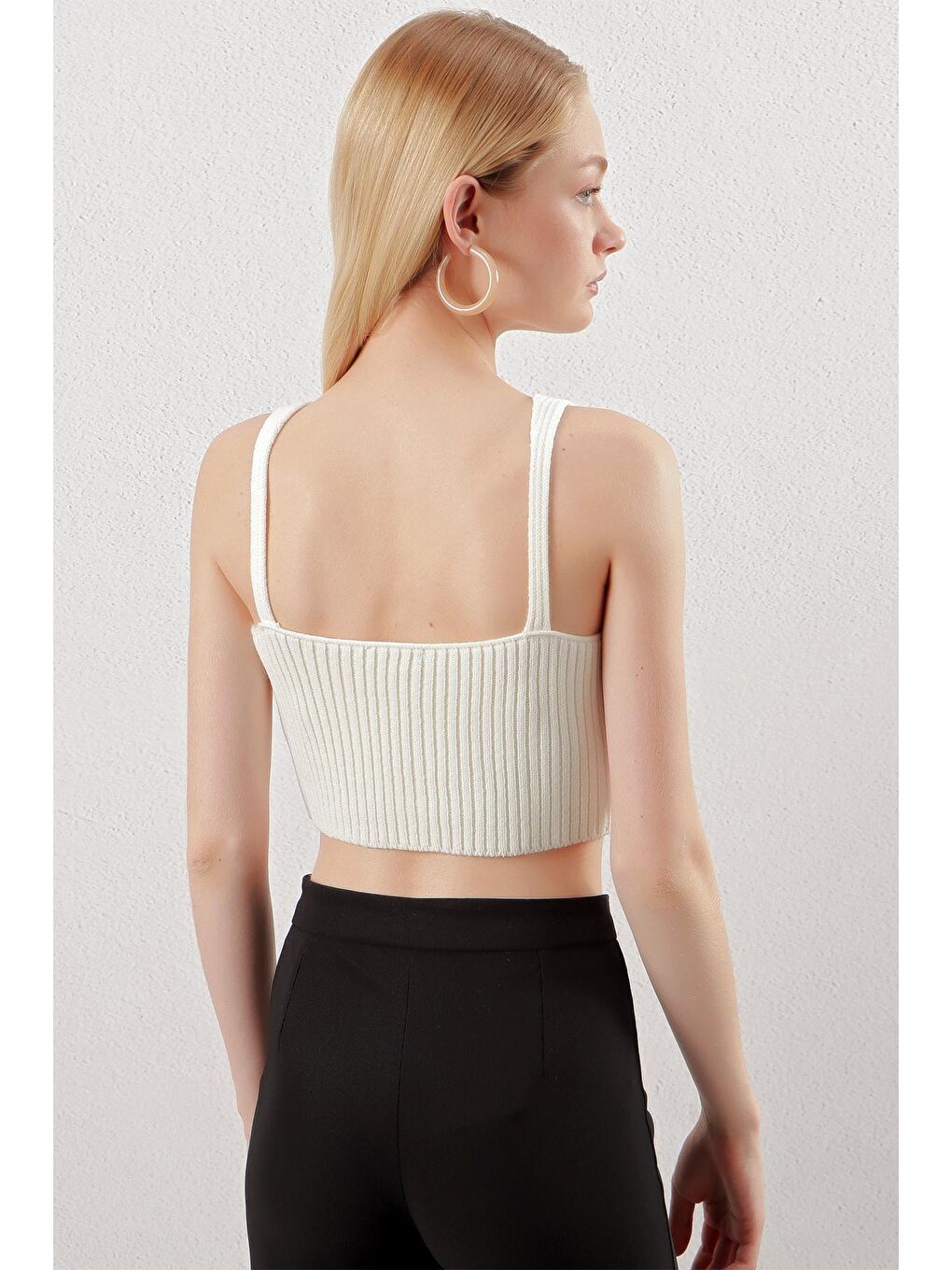 Ekru Askılı V Yaka Triko Crop-4