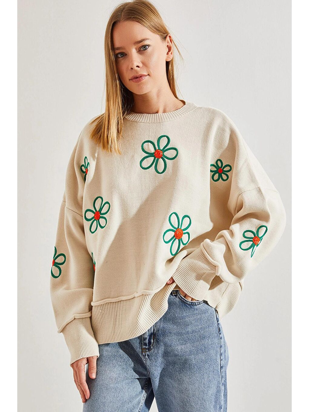 Ekru Kadın Papatya Nakışlı Triko Kazak