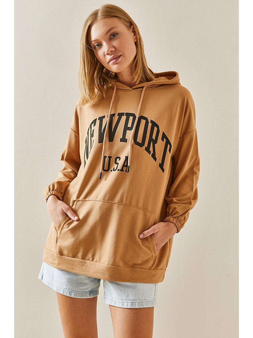 Sarı Camel Rengi Arkası Baskılı Kapüşonlü Sweatshirt 3YXK8-47462-53-1