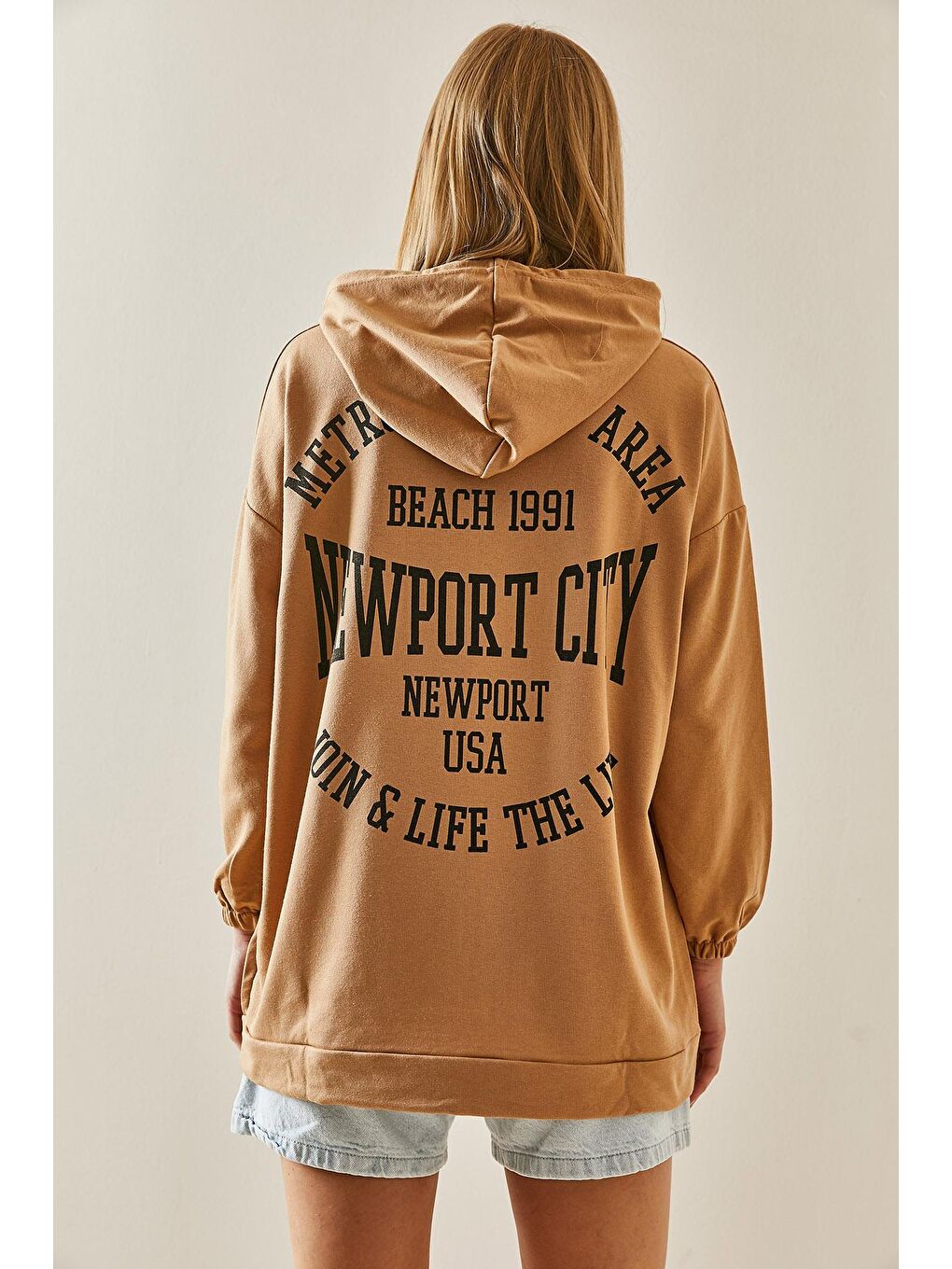 Sarı Camel Rengi Arkası Baskılı Kapüşonlü Sweatshirt 3YXK8-47462-53-2