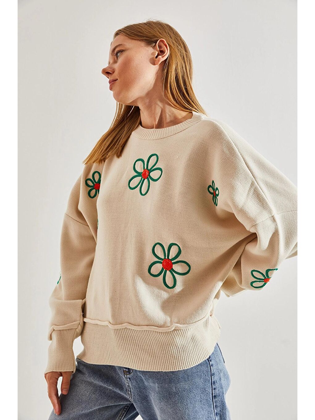 Ekru Kadın Papatya Nakışlı Triko Kazak-3