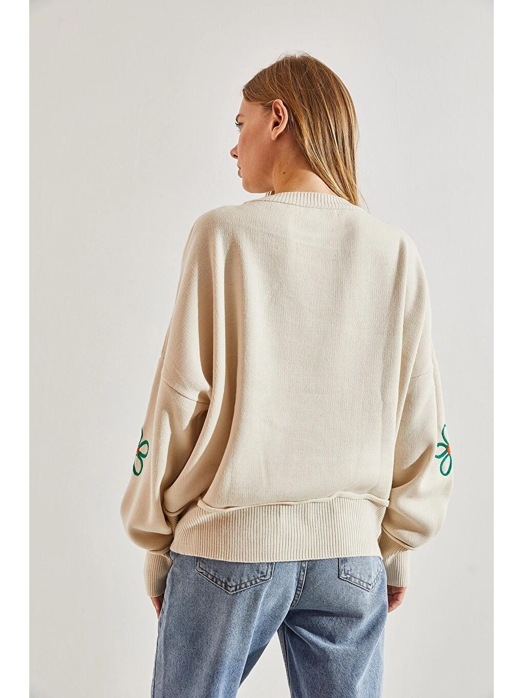 Ekru Kadın Papatya Nakışlı Triko Kazak-4