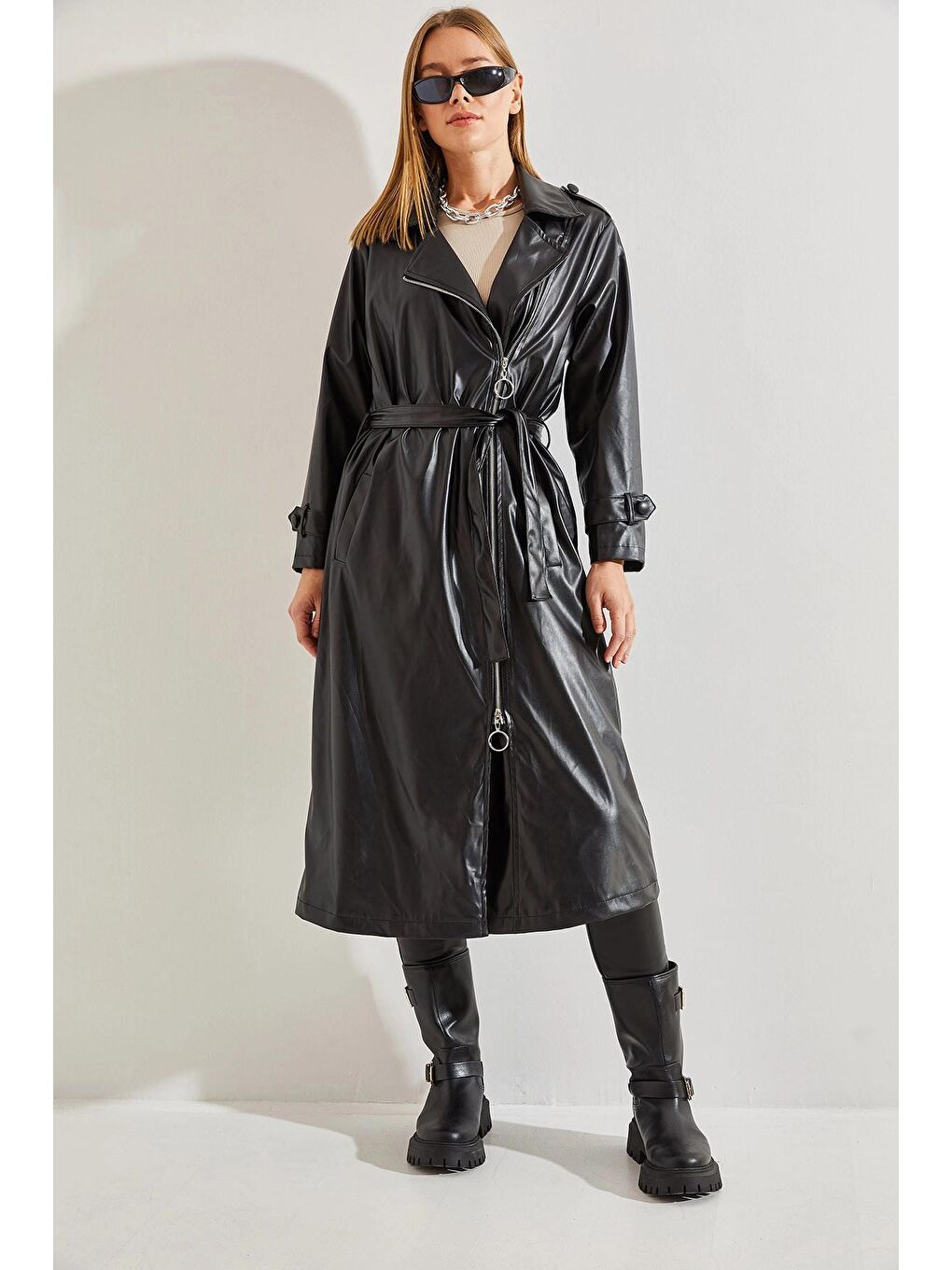 Siyah Kadın Deri Uzun Fermuarlı Kuşaklı Trençkot-1