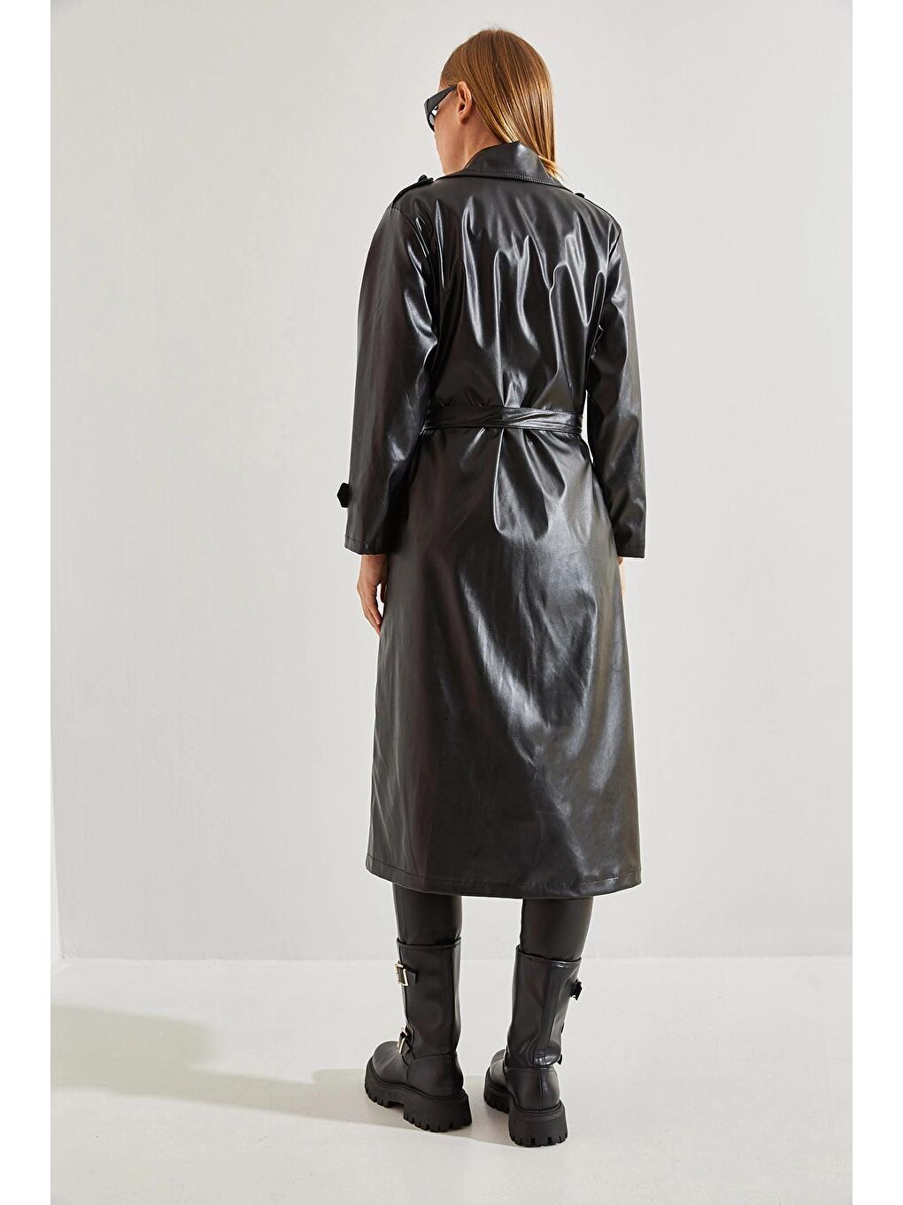 Siyah Kadın Deri Uzun Fermuarlı Kuşaklı Trençkot-2