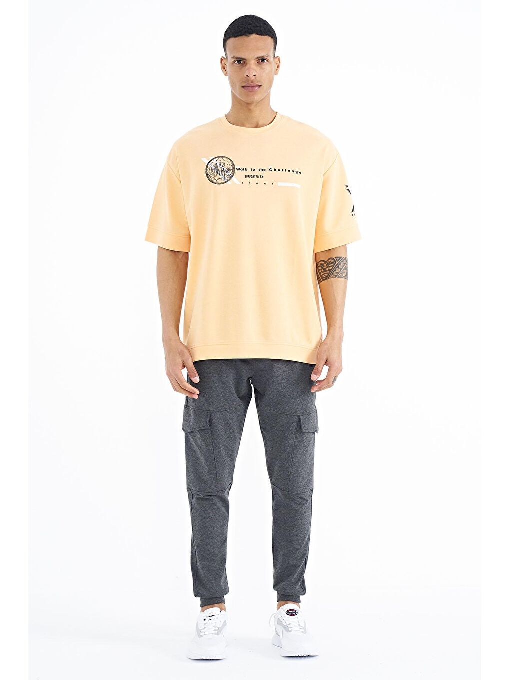 Turuncu Kavun Içi Ön ve  Kol Baskı Detaylı O Yaka Oversize Erkek Tişört - 88180-1