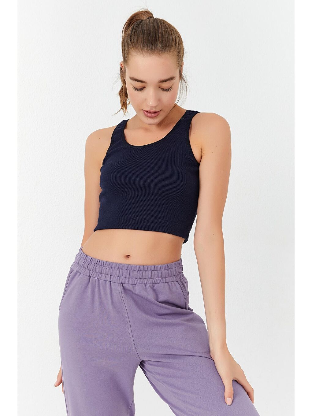 İndigo Basic Sıfır Kol Dar Kalıp U Yaka Kadın Crop Top Atlet - 97160-4