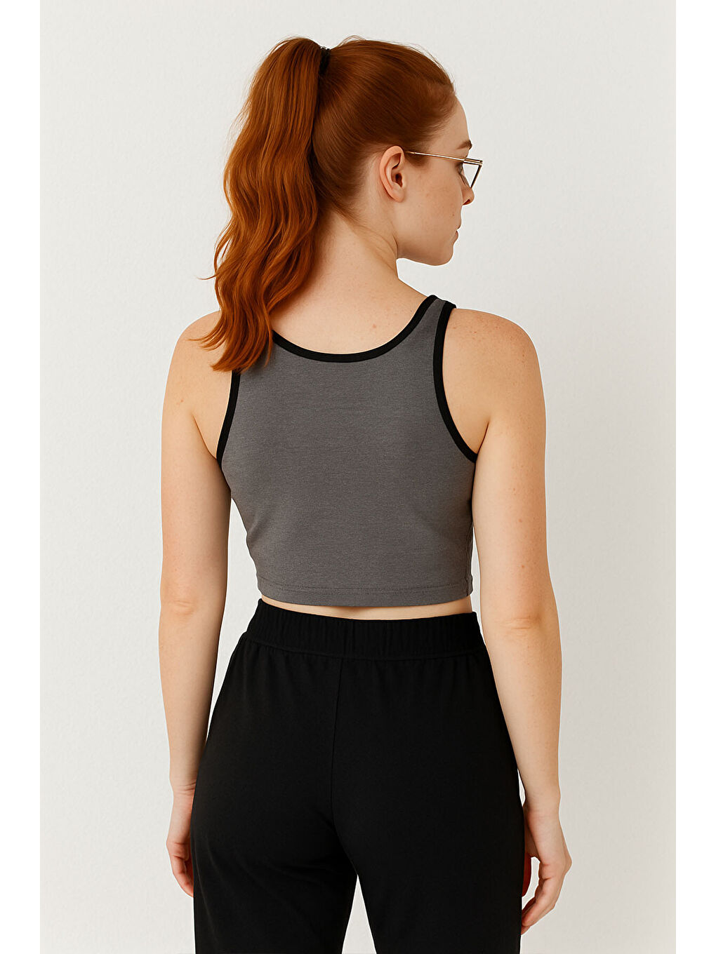 Antrasit Melanj Basic Sıfır Kol Dar Kalıp U Yaka Kadın Crop Top Atlet - 97162-4
