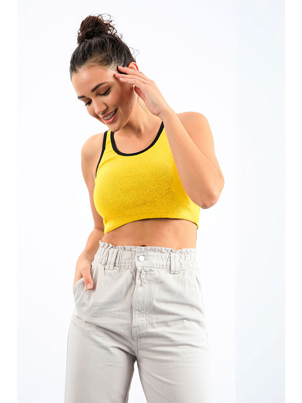 Sarı Basic Sıfır Kol Dar Kalıp U Yaka Kadın Crop Top Atlet - 97162-2
