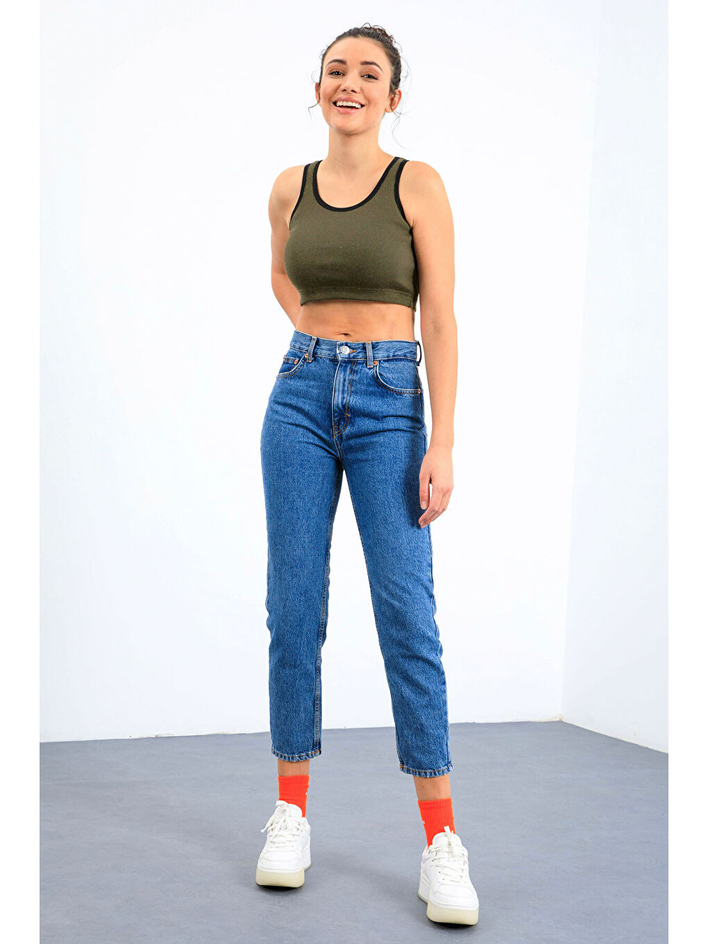 Haki Basic Sıfır Kol Dar Kalıp U Yaka Kadın Crop Top Atlet - 97160-2