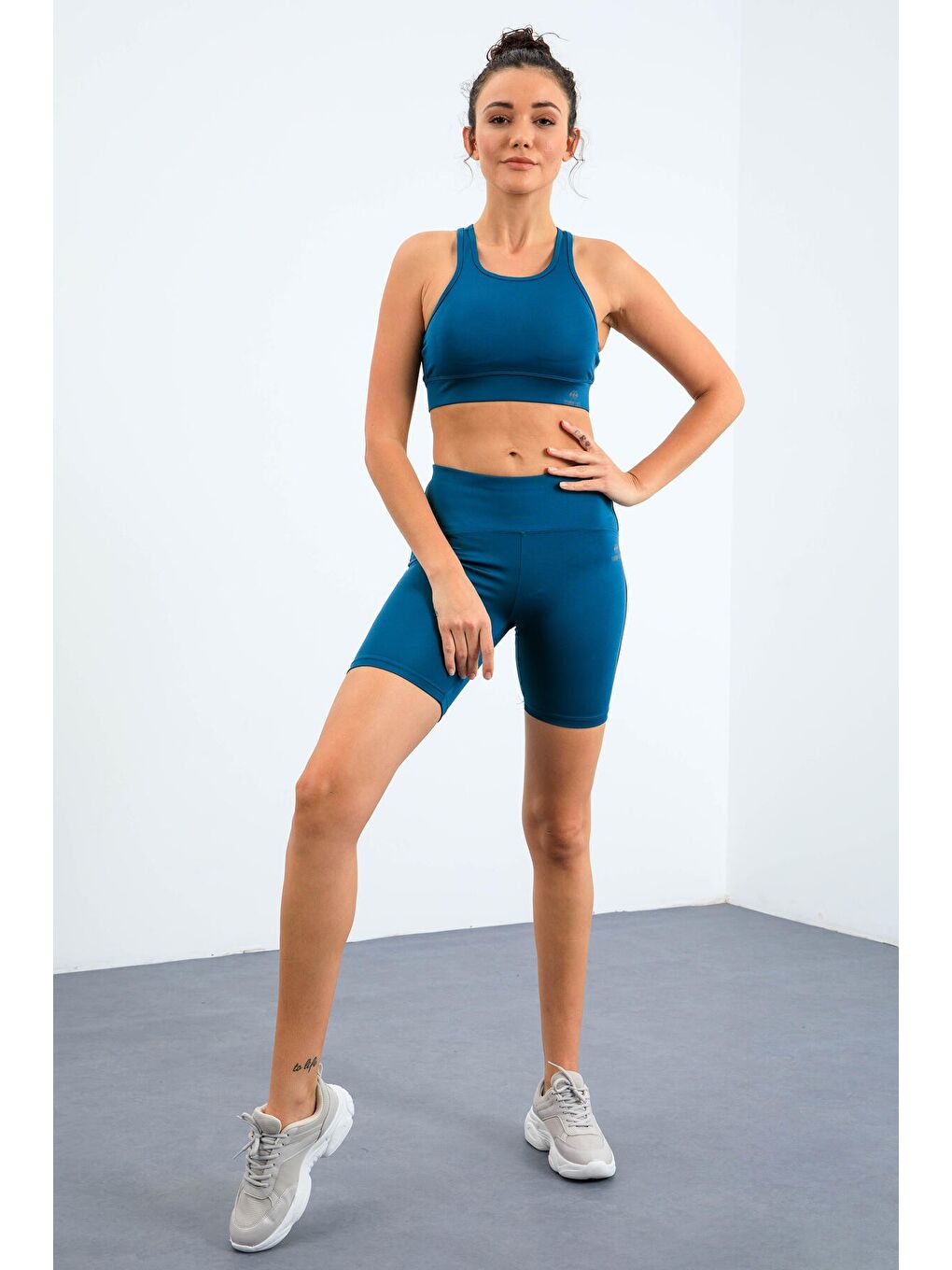 Yeşil Zümrüt Yüksek Bel Toparlayıcı Slim Fit Büstiyer Biker Kadın Tayt Takım - 95303-1