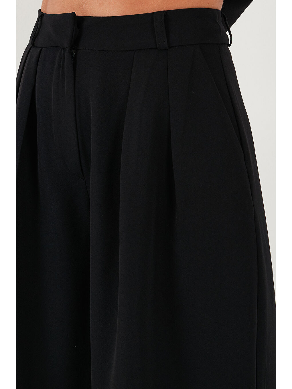 Siyah Pile Detaylı Wide Leg Yüksek Bel Geniş Paça Pantolon 6522016-4